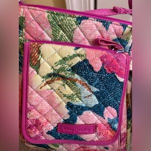 Vera Bradley cross body bag in SUPERBLOOM